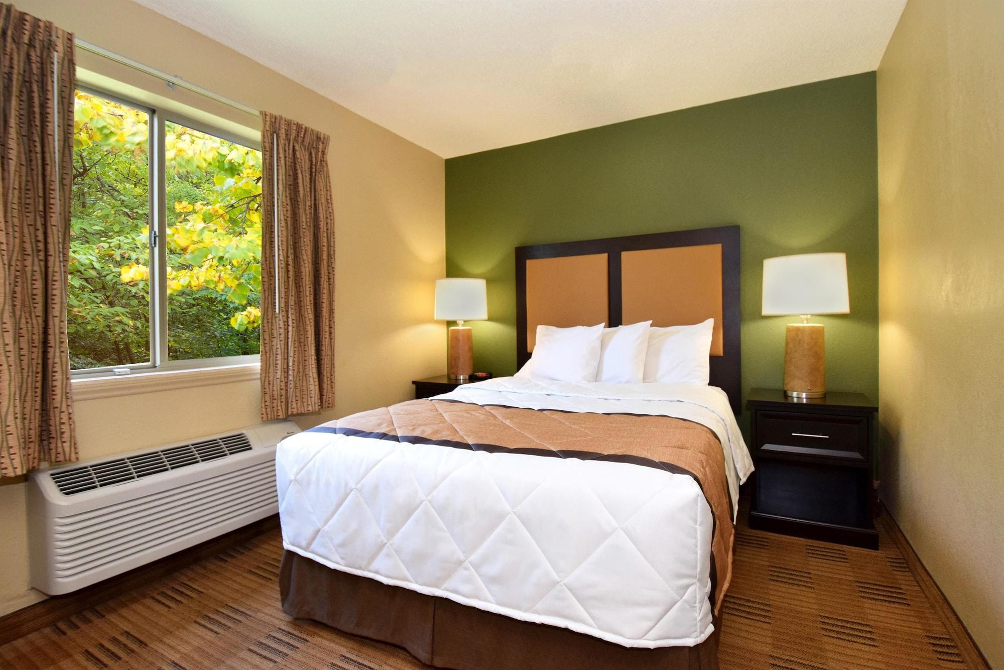 Extended Stay America Select Suites Tampa Airport Memorial Hwy Esterno foto