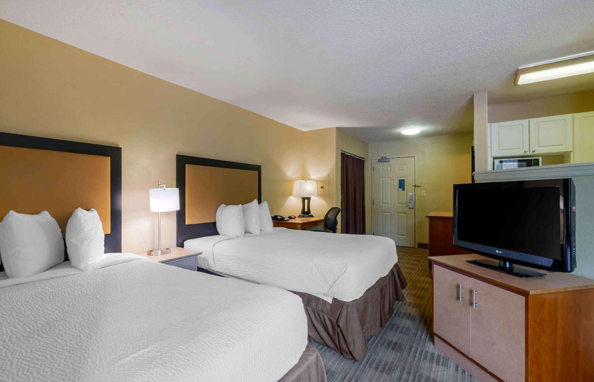Extended Stay America Select Suites Tampa Airport Memorial Hwy Esterno foto