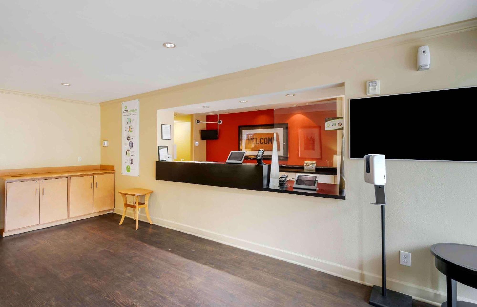 Extended Stay America Select Suites Tampa Airport Memorial Hwy Esterno foto