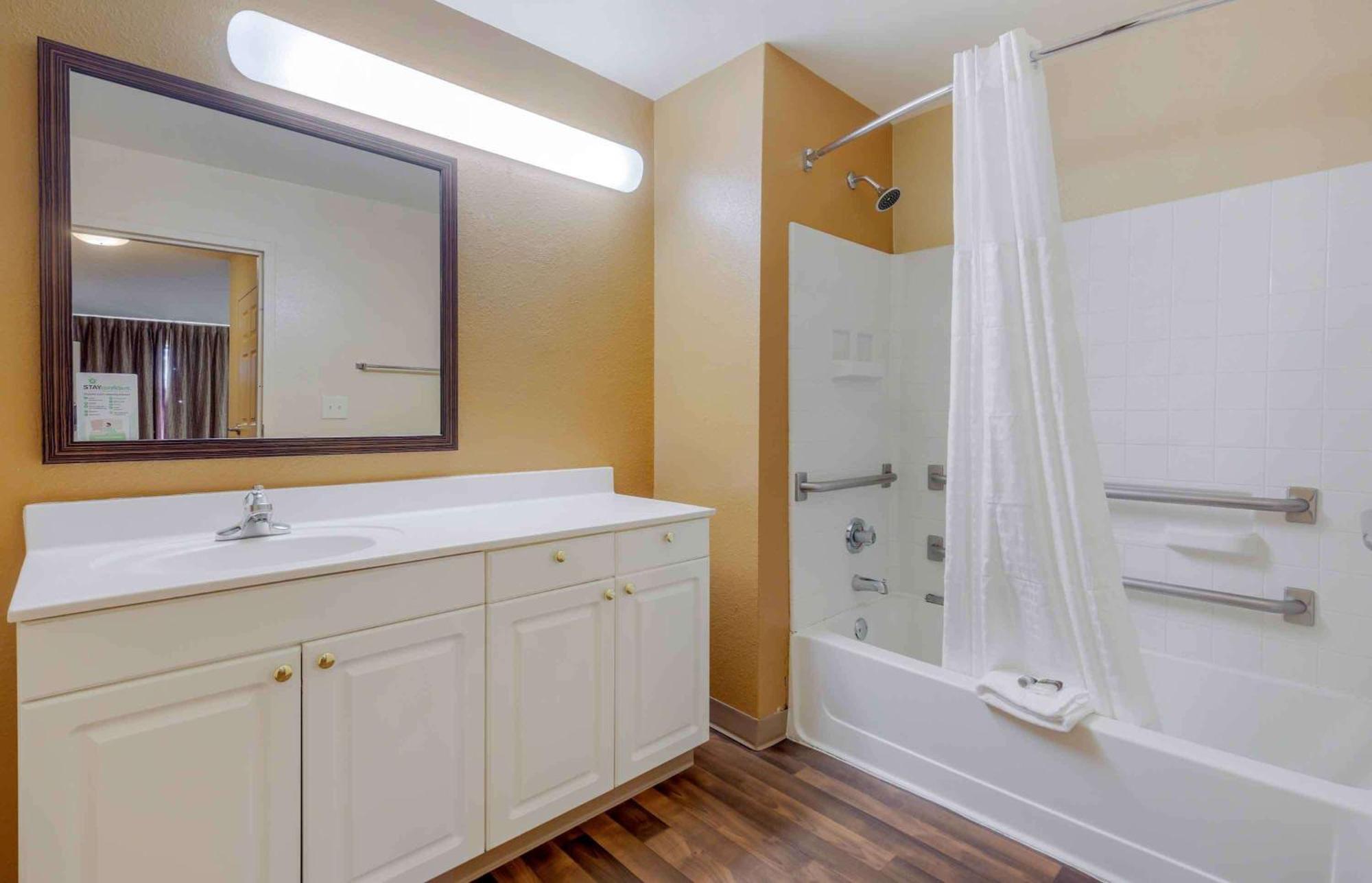 Extended Stay America Select Suites Tampa Airport Memorial Hwy Esterno foto