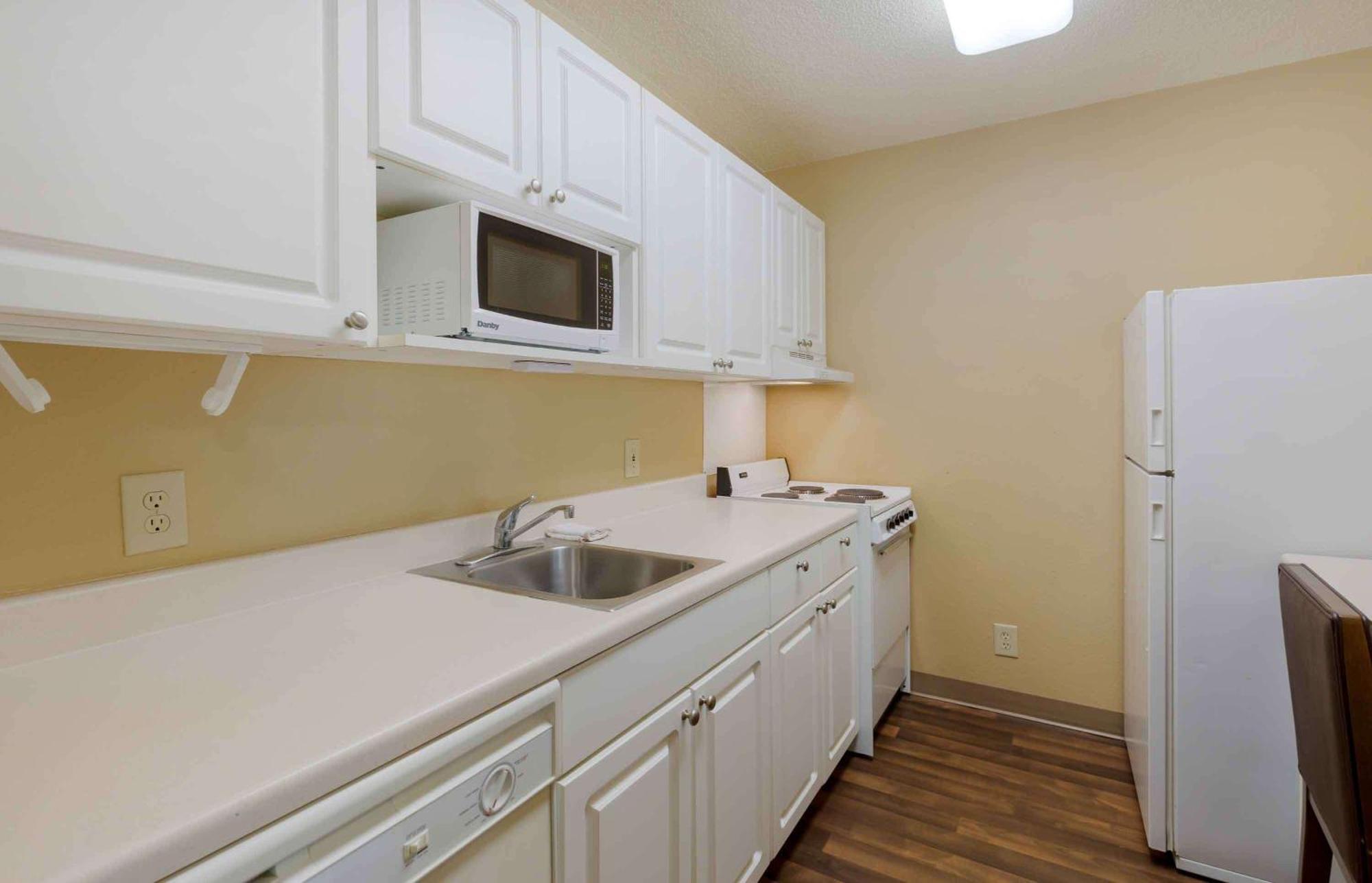 Extended Stay America Select Suites Tampa Airport Memorial Hwy Esterno foto