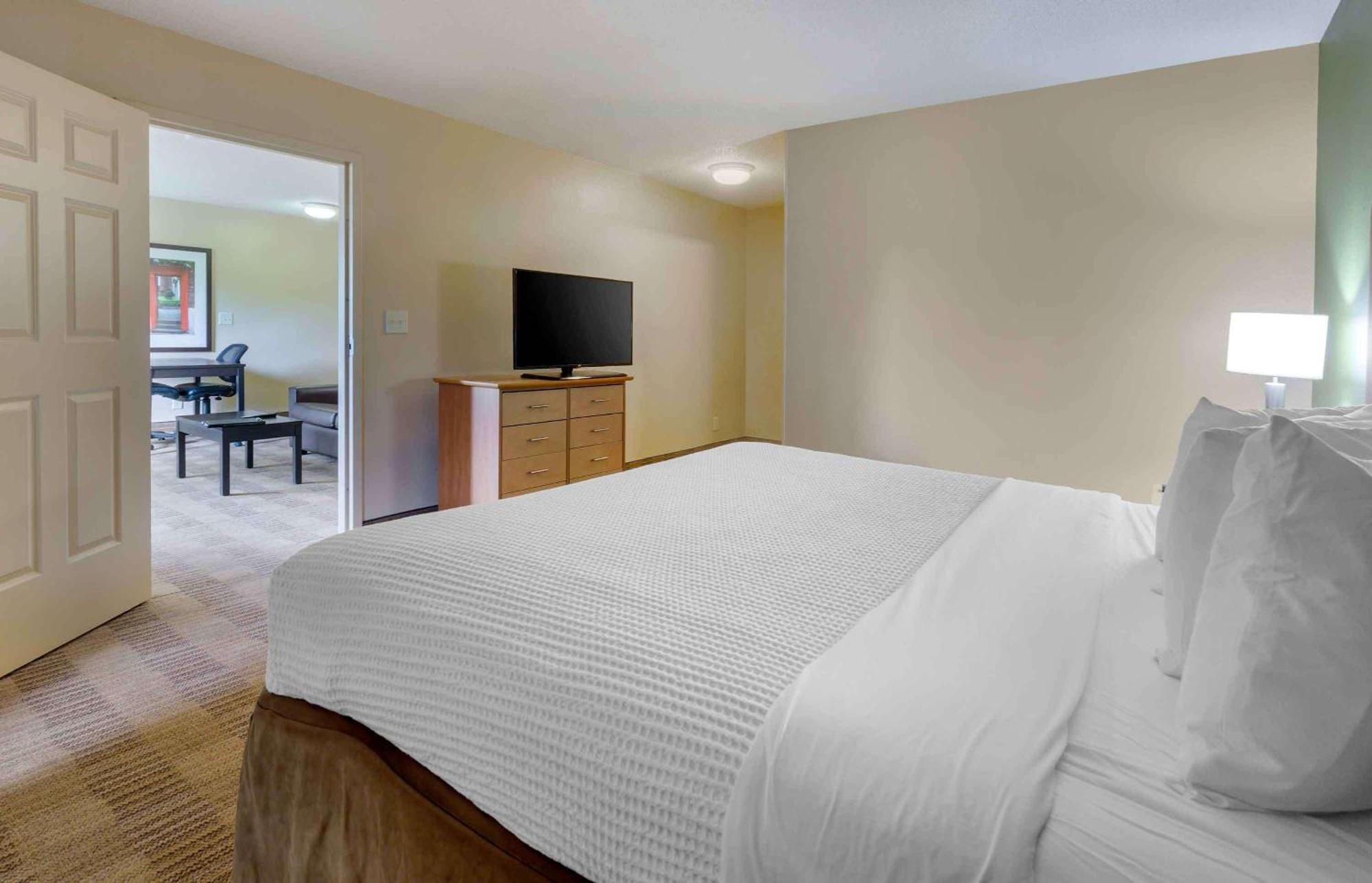 Extended Stay America Select Suites Tampa Airport Memorial Hwy Esterno foto
