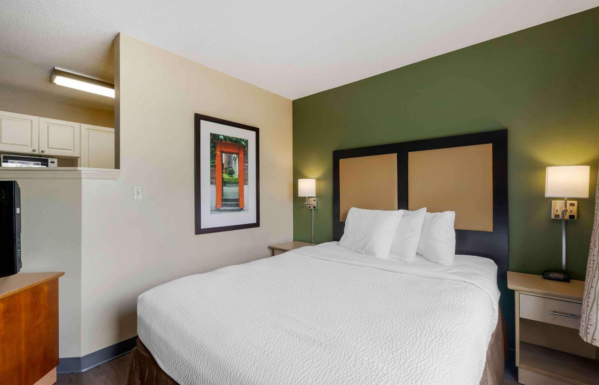 Extended Stay America Select Suites Tampa Airport Memorial Hwy Esterno foto